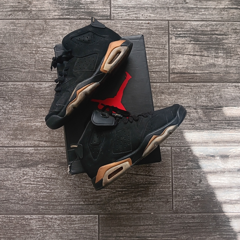 Nike Air Jordan Retro 6
